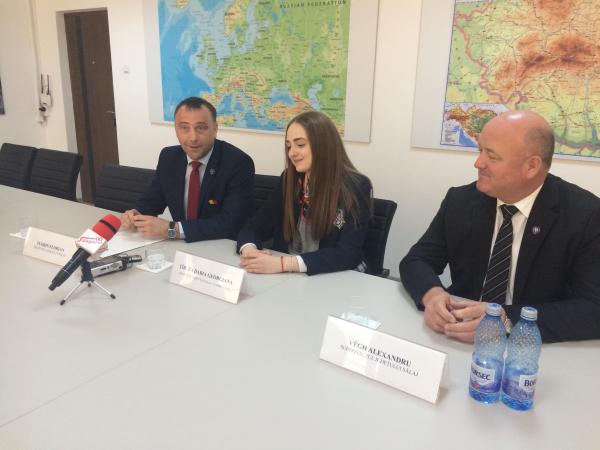 Daria Tarlea, eleva in clasa a XI-a la CNS, a fost "prefect pentru o zi"