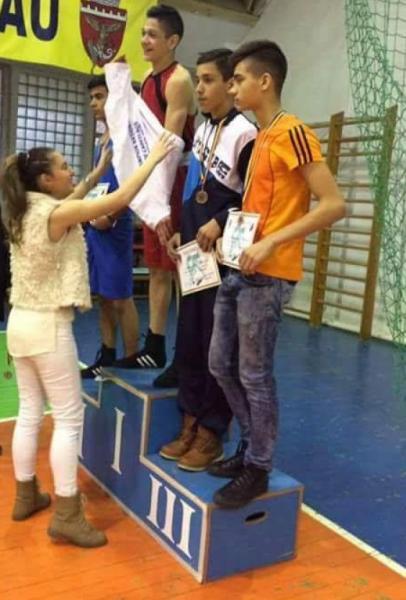 denis-stoica-campion-naional-la-56-kg04_53419