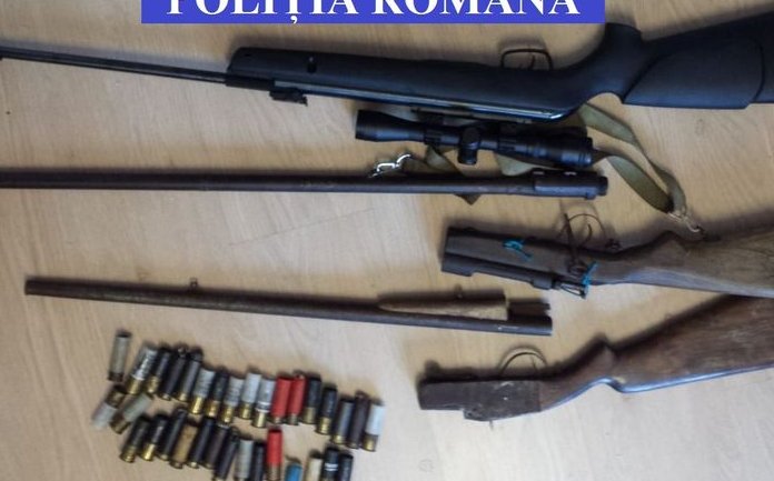 Detinatorii de arme din Salaj, controlati de politisti