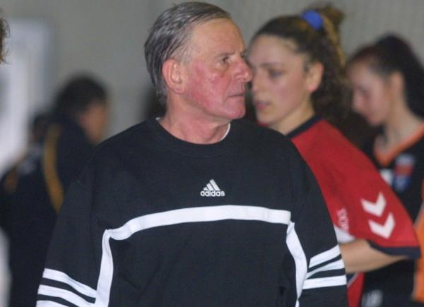 directorul-sportiv-al-rapidului-fost-scos-de-jandarmi-din-vestiarul-arbitrilor-dupa-meciul-de-la-zalau0_58830