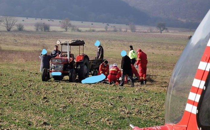 Doua accidente de tractor soldate cu doi morti