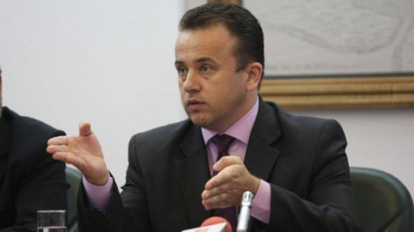 esalonarea-pe-cinci-banilor-castigati-in-instanta-de-dasacali-adoptata-de-camera-deputatilor2_57516