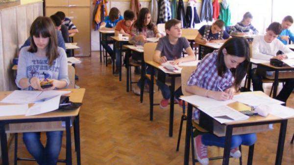 Evaluarea nationala a inceput ieri cu o rata  de neprezentare la examen de 7,5 la suta  din totalul elevilor salajeni inscrisi