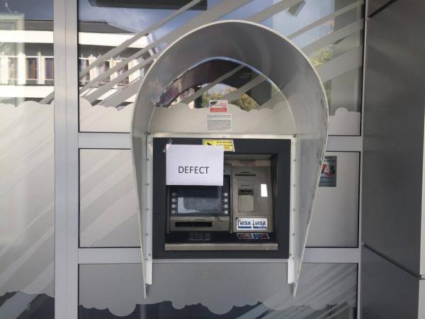 exista-suspiciunea-ca-trei-banci-din-salaj-au-fost-sparte38_57083