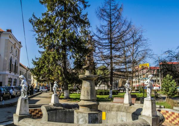 fantana-cu-ingerasi-si-parcul-wesselenyi-intra-in-reabilitare08_59652