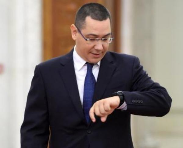 Fostul prim-ministru Victor Ponta spune ca ‘mafiotii’ de la PSD  au angajat o firma pentru deturnarea utilizatorilor de Facebook