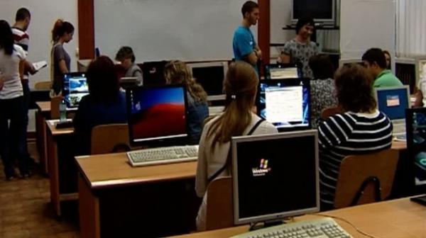 guvernul-promite-internet-in-toate-scolile-in-conditiile-in-care-foarte-multe-au-inca-wc-ul-in-fundul-curtii05_57966