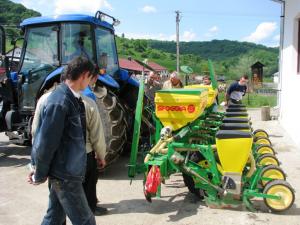 Agricultorii sunt instruiti cum sa atraga fonduri europene