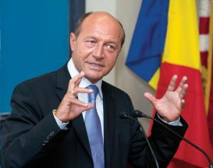 Opozitia este slaba, dar Basescu ii tine locul