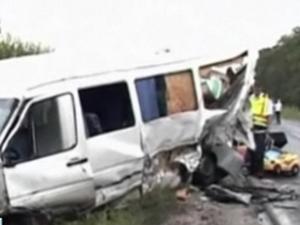 Un roman mort şi zece răniţi intr-un accident produs in Ungaria