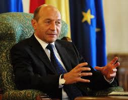 INEC şi expertul filmului in care Băsescu ar lovi un copil se contrazic pe calitatea CD-ului