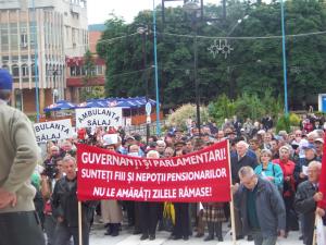 Protest sindical in faţa Casei de Cultură