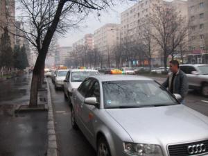 Alo, taxi! Cat imi laşi bacşiş?