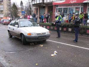 O femeie din Zalău a căzut in faţa maşinii