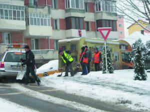 Primăria Zalău ii scoate la muncă pe asistaţii social