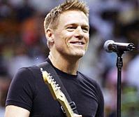 Bryan Adams va deveni tată pentru prima oară