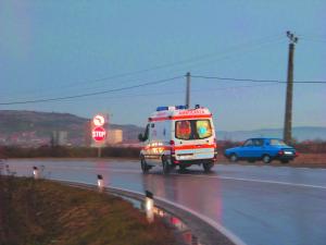 Accident cu un mort şi şapte răniţi