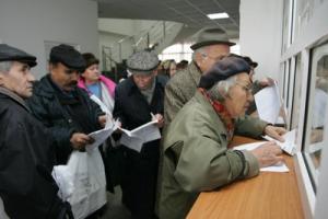 Pensionarii lui 2011 işi aşteaptă incă banii