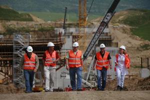 Autostrada inghite bani şi cand lucrările stau pe loc