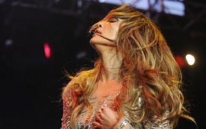 Jennifer Lopez castiga 23.500 de euro pe minut