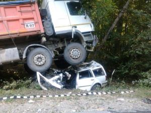 Maramuresean strivit cu camionul de un sofer salajean