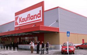 Directorul Kaufland a despagubit personal reclamanta iaurtului expirat