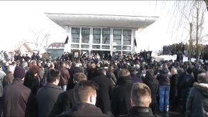 Un cortegiu funerar nesfarsit i-a condus pe Dan, Alin si Bogdan pe ultimul drum