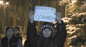 „Jos Basescu” sloganul preferat de zalauani  in a doua zi de proteste