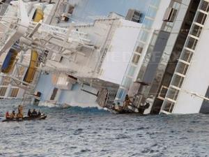 Naufragiul Costa Concordia: Turştii bogaţi au mituit echipajul pentru a fi evacuaţi primii