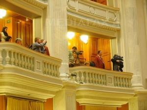 Băsescu, huiduit in Parlament