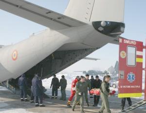 Doi raniti intr-o explozie, dusi cu avionul la Bucuresti