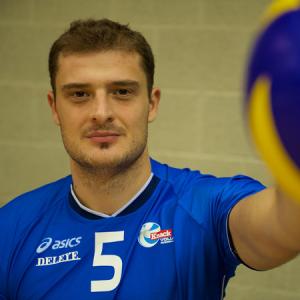 Internationalul Sergiu Stancu a fost curtat de campioana Remat!