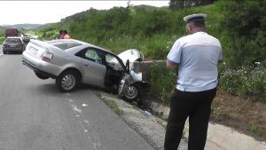 Doua femei ranite intr-un accident spectaculos pe E 81