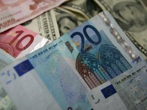 Euro a depasit pragul de 4,6 lei