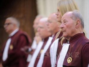 Curtea Constituţională se va reuni marţi, in plen, la cererea unor judecători