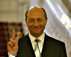 REFERENDUMUL PENTRU DEMITEREA PREŞEDINTELUI E INVALID. BĂSESCU REVINE LA COTROCENI