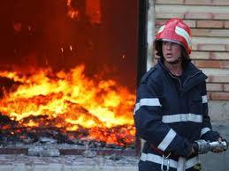 Pompierii au stins in weekend incendii de locuinte si vegetatie uscata