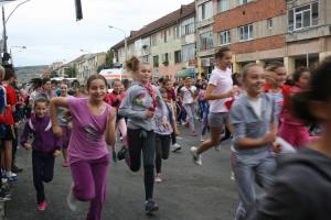 Peste 600 de copii au alergat la Crosul Rotary