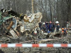 Urme de explozibil, descoperite pe epava avionului polonez prăbuşit la Smolensk