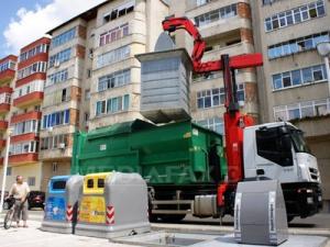 Guvernul va subvenţiona parţial costurile autorităţilor locale pentru aparatele de colectare deşeuri