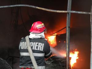 Casa parohiala din Badacin a fost mistuita de flacari