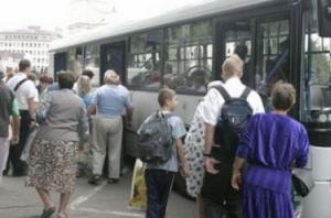 Autobuzele circula de Anul Nou