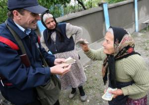 Pensionarii primesc bani mai multi abia din februarie