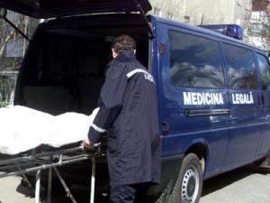 Barbat gasit mort in propriul apartament