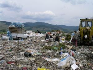 Au prins contur santierele gropilor de gunoi din Salaj