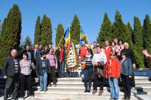 Membrii Clubului Rotary din Zalau cinstesc memoria ostasilor romani cazuti in Slovacia