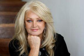 Bonnie Tyler voteaza cu reprezentantul Romaniei la Eurovision