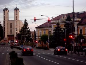 Biciclistii si mopedistii nu mai pot fenta rosul