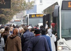 Pensionarii si veteranii ar putea ramane fara transport gratuit de la 1 septembrie