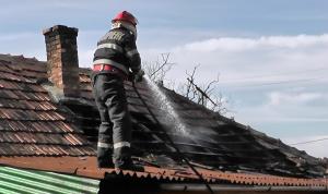 Casa incendiata in Ortelec